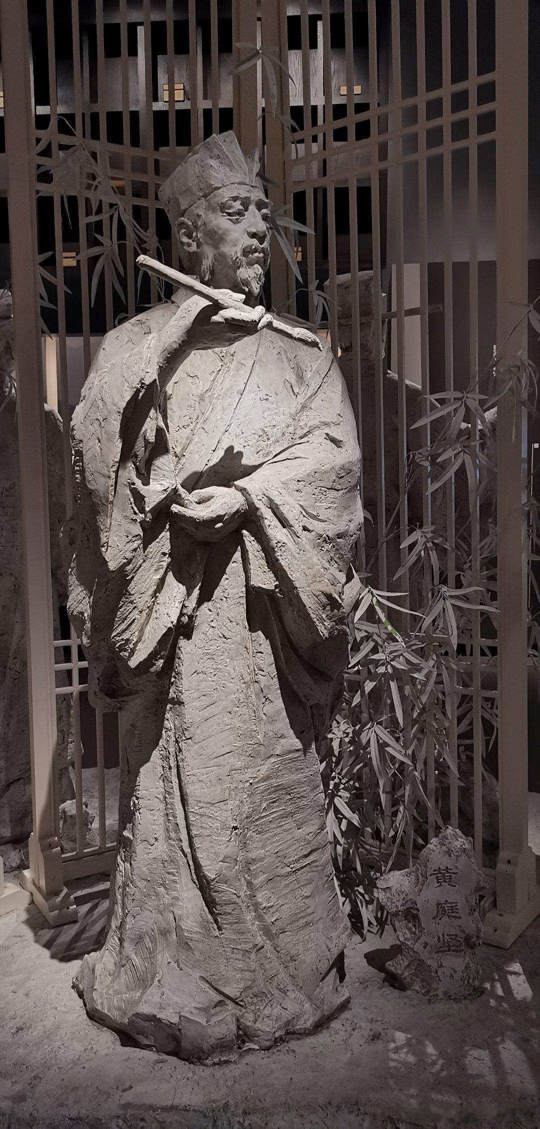 江西南昌  江西省博物馆人物雕塑 