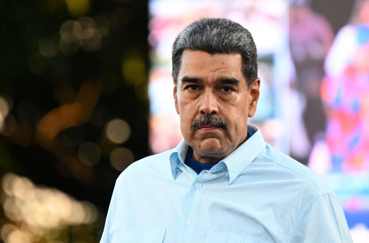 特朗普到处掀桌砸锅根本救不了美国，最多只是让美国霸权“回光返照”而已。
以非法抓