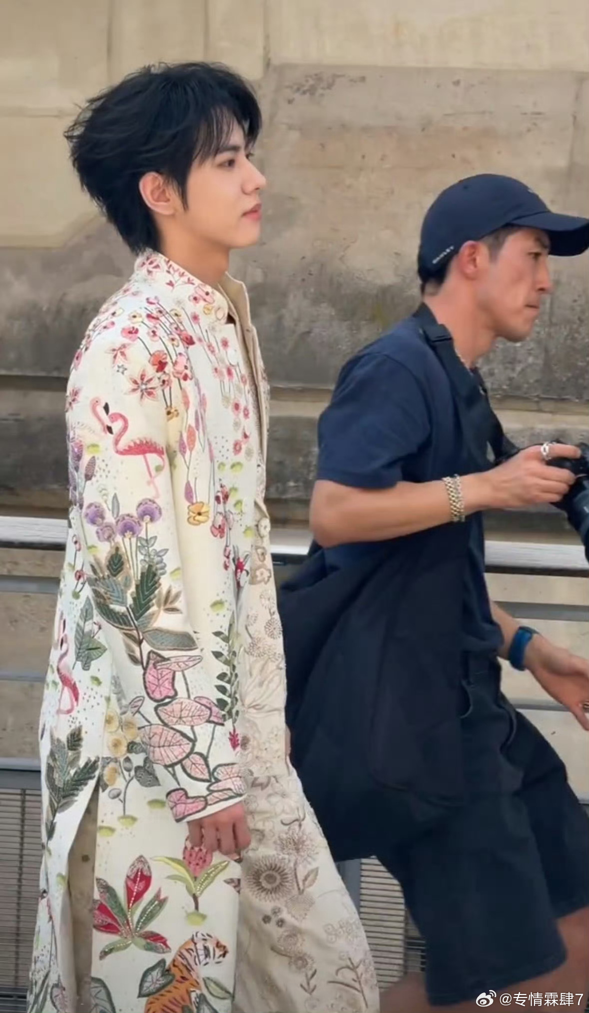 侧颜！！ 