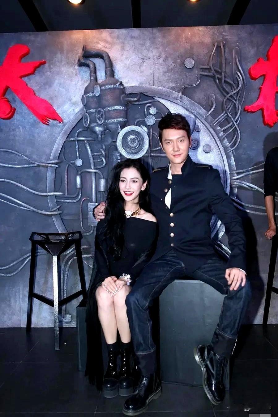 冯绍峰这条件放婚恋市场绝对算顶配了吧？

要颜值有《兰陵王》时期的古装神颜，要实