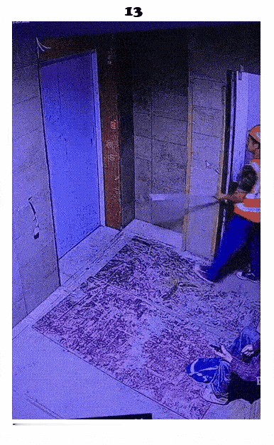 建筑工人打坏了22层电梯门口的呼叫器，却忘了还有监控，监控摄像头记录了这个建筑工