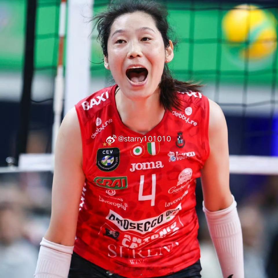 朱婷回到科内投入训练入选26号凌晨03:30欧冠首战对阵泽仁体育的阵容