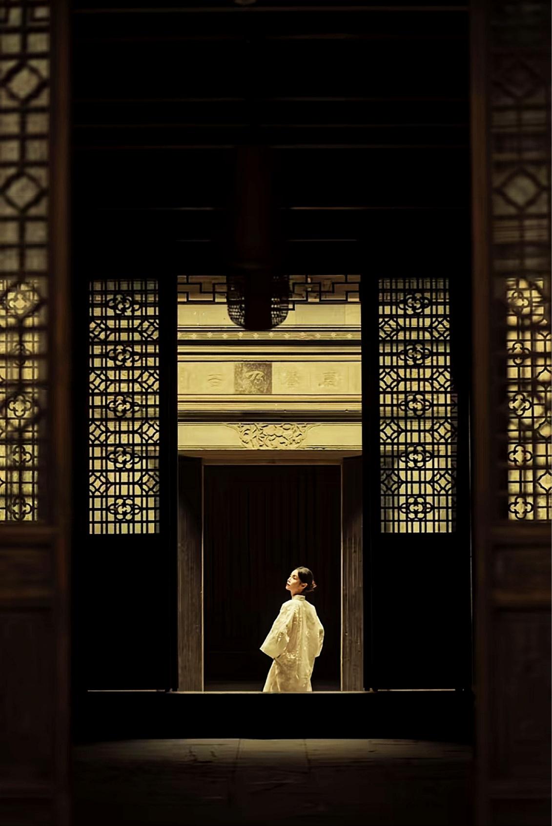 人情：亲戚无亲，朋友无义，情人无情

什么叫亲戚？亲戚就是你荣耀时常常联系你、你