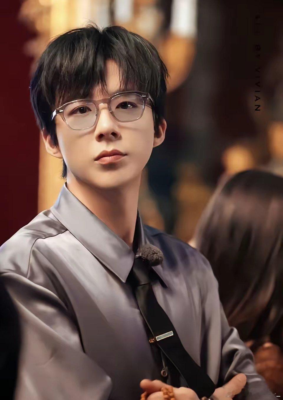特意去了解了下，刘宇宁最近咋这么多话题？原来不止演唱会门票半秒售罄，直播里的事儿