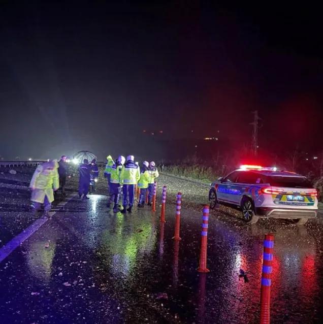 突发噩耗！2月25日凌晨土耳其icon那边出大事了，一架F-16战机icon在飞