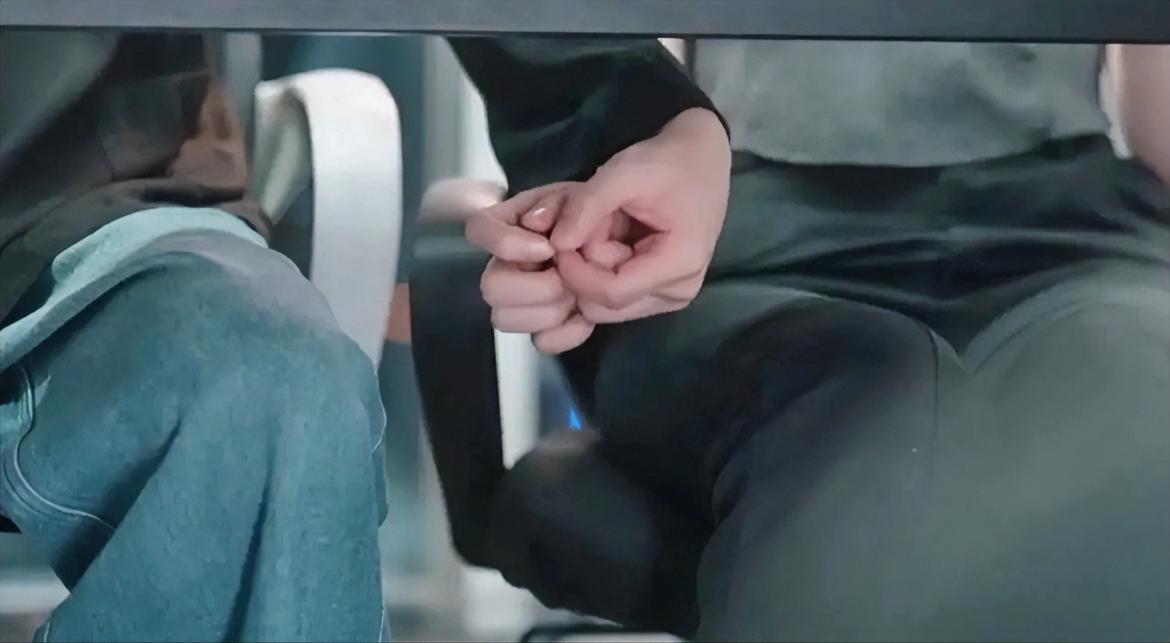 所有女人出G都是从这样开始的
99%都是从闲聊开始的，无论男女。

刘震云说过一