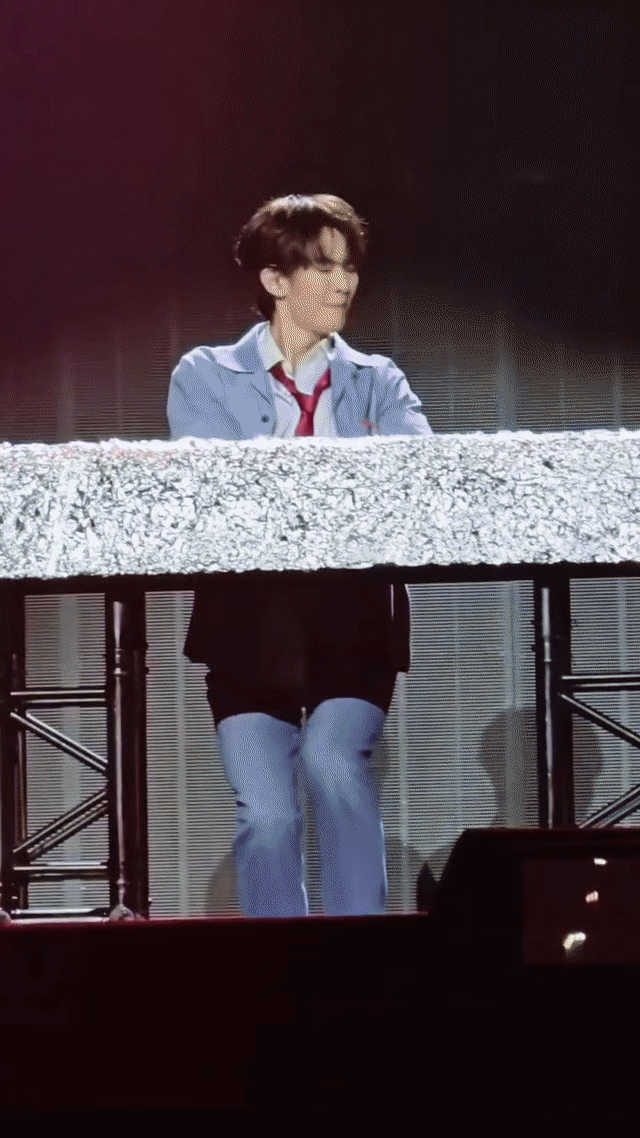 这腿跟着王赫野真没白费 看完演唱会不得不感叹：这腿跟了王赫野真是高强度就业！打碟