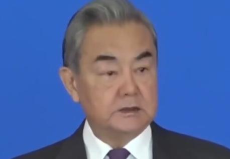 王毅外长发出统一最强音，向全世界通报两件事，中国再也不避讳了！解放军“正义使命-