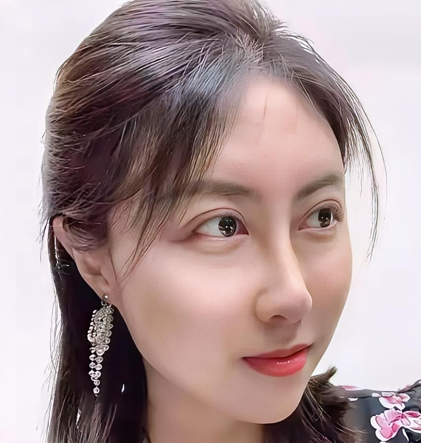 我能接受她被开除。我也能接受她被撤职称。但是有一点我真的接受不了，那就是这件事就