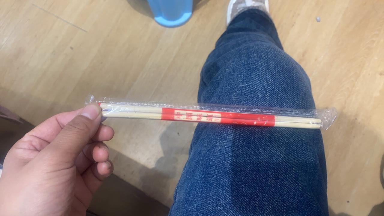 用雷军的方式说：我的腿比筷子还细