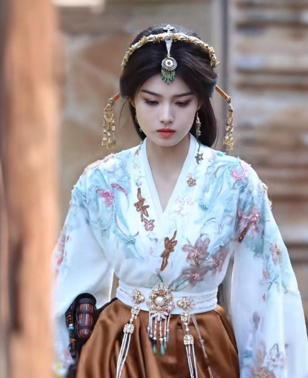 百妖谱的造型师是谁，每个女演员头发都好丑 ​​​