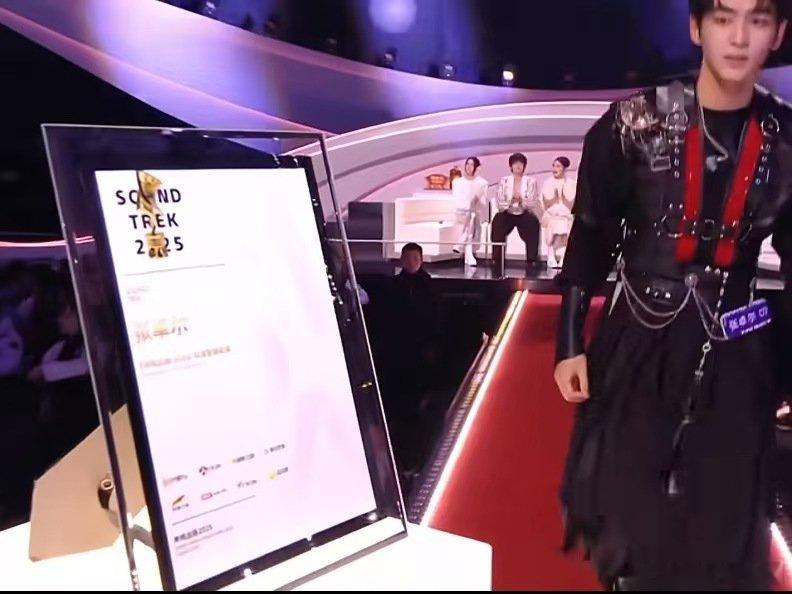 声鸣远扬年度微博新星声鸣远扬总决赛 声鸣远扬声鸣远扬直播 恭喜张卓尔成为声鸣远扬