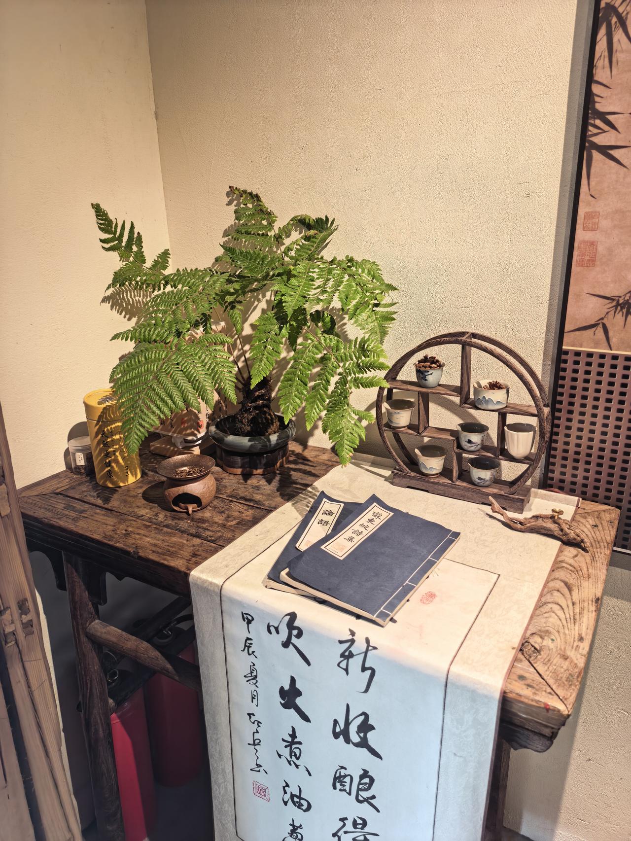 上午的时候以为猪脚饭稳稳落袋，收盘一看连盘带锅都给人卷跑了…
感觉被欺骗了，看来