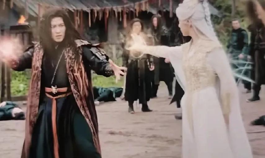 都说逍遥算扑了，播完了数据不理想。
我看了几集，谭松韵这个小龙女有些女版相柳呢。