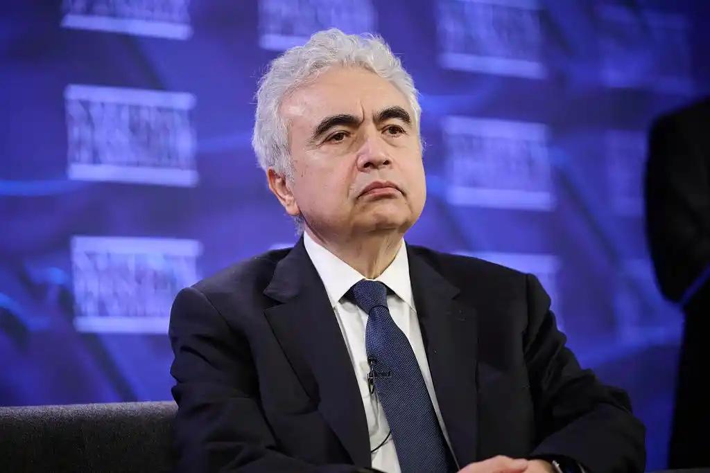 5月7号，国际能源署署长法提赫·比罗尔公开表态，语气坚决不含糊：如果全球石油供应