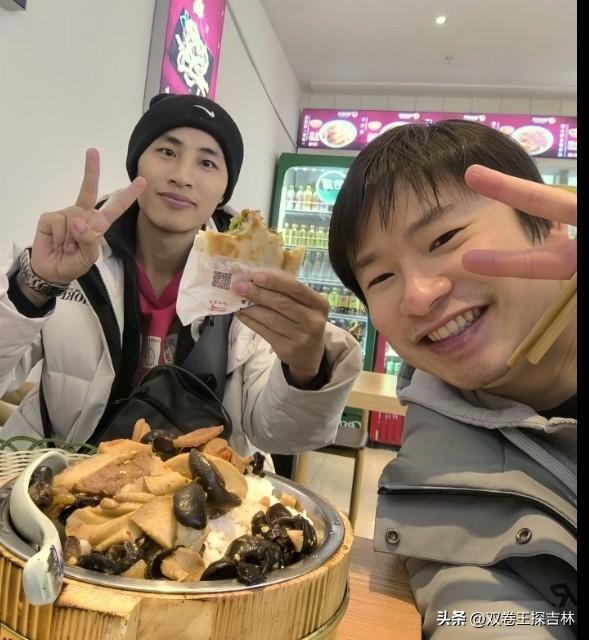 张云鹏妈妈拒绝出镜头。
张云鹏父亲说，张云鹏的母亲过的不好，而且很不好，比自己过