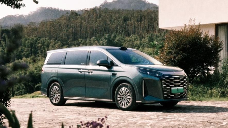 当2026款夏正式上市后，整个MPV市场炸锅了，4款车型，19.68万起，这哪是