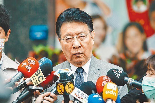 赵少康称，他收到风，美国要对台湾加征32％关税。 ​​​