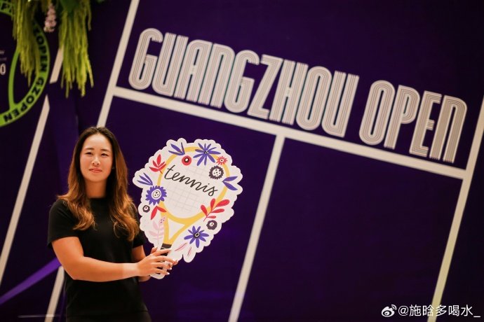 施晗告别中国赛季施晗发博宣告自己中国赛季全部结束，一个多月的旅程告一段落。她坦言