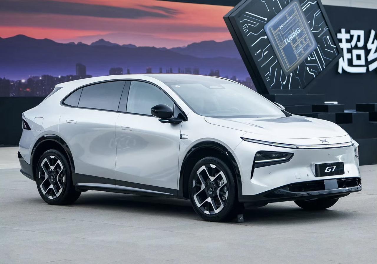 年轻运动选手选车，小米YU7和小鹏G7还挺难选的。先说说小米YU7，它外观科技感