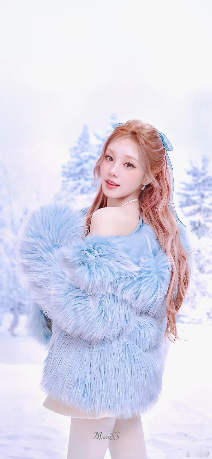 每个女孩心中都有一个公主梦，而宋雨琦的冰雪公主造型就是那个梦的缩影。她的每一个动