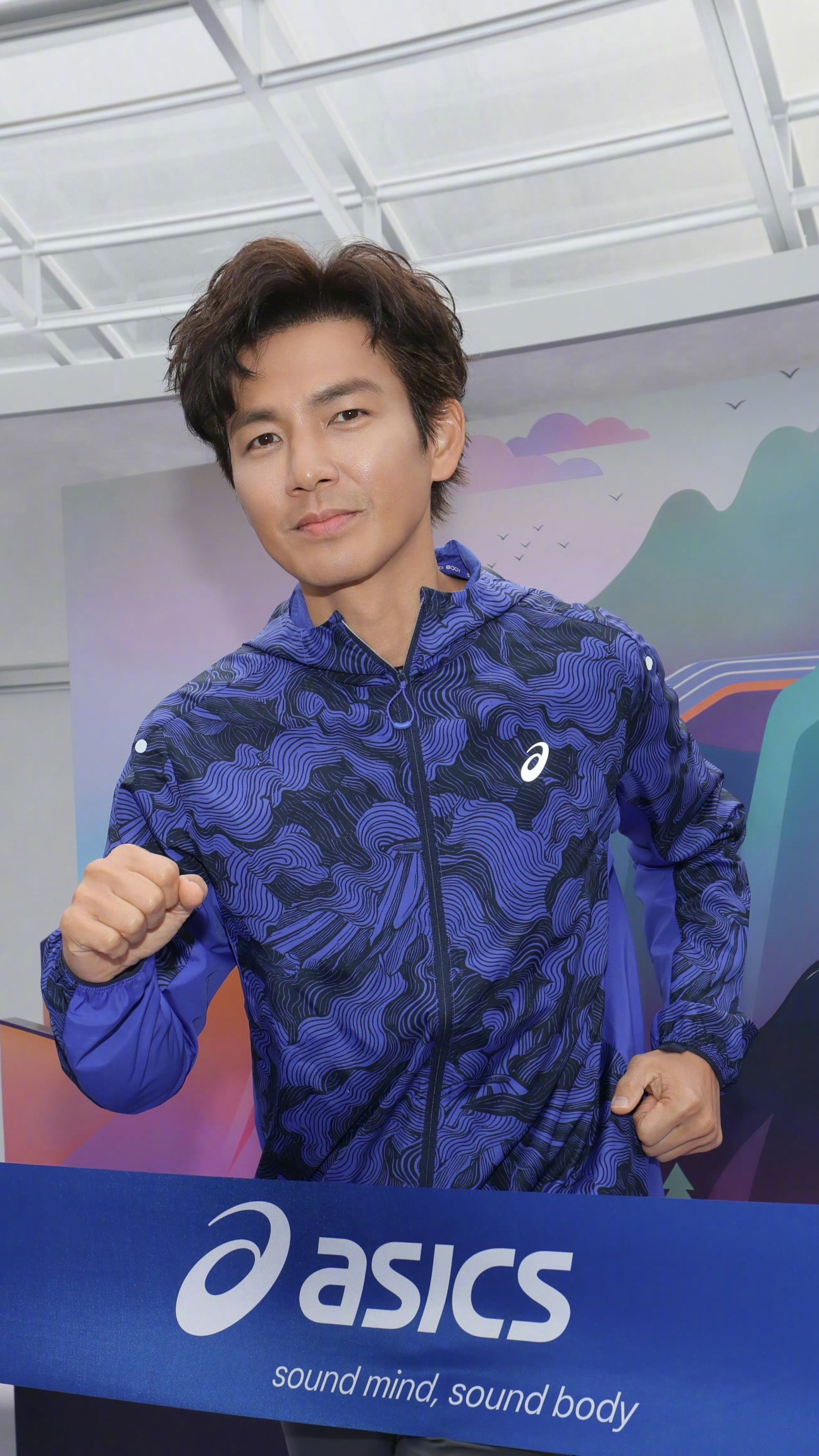 钟汉良51岁近照，状态吼吼啊