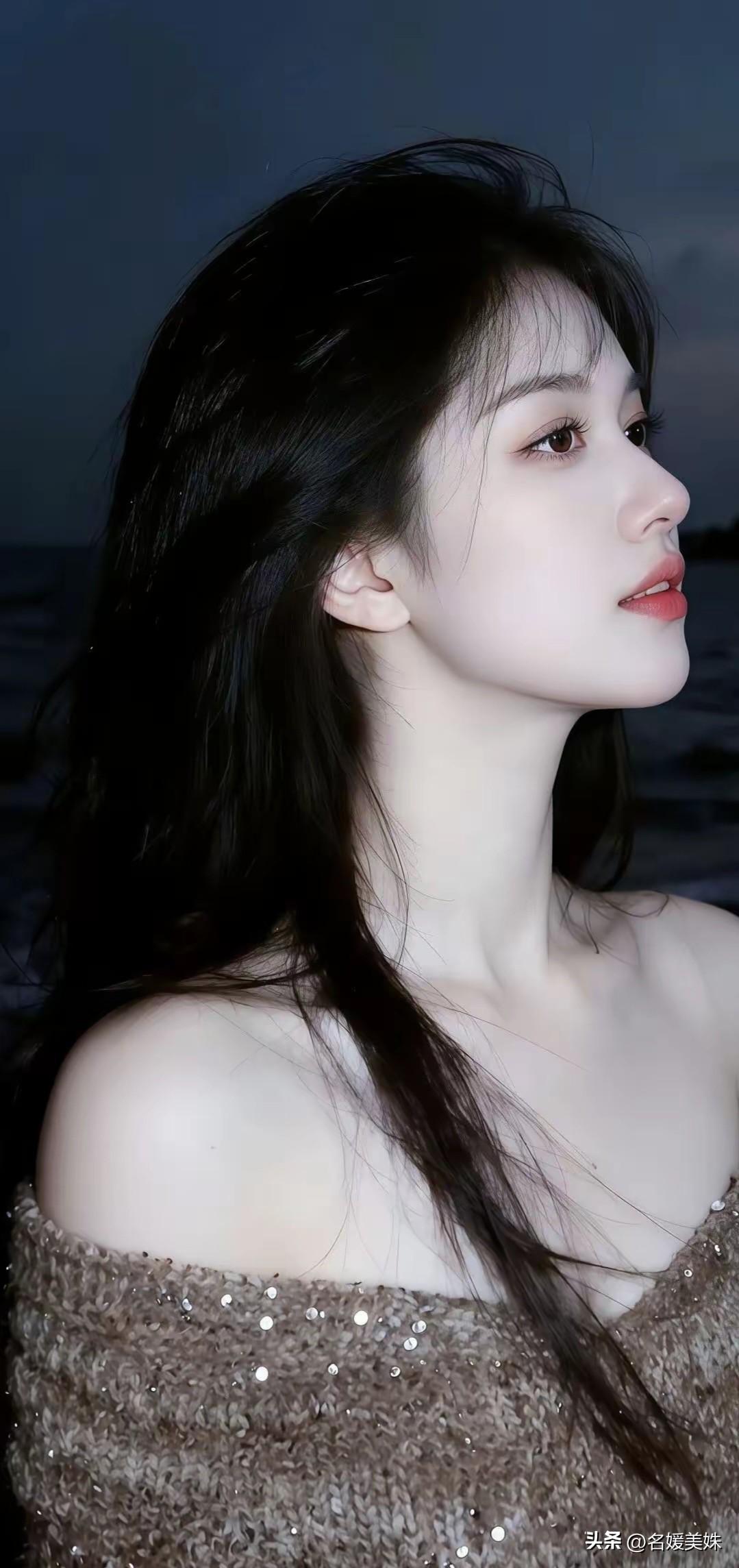 你就是活的太轻松了，
所以满脑子都是感情。
成熟的人，眼里只有前途。