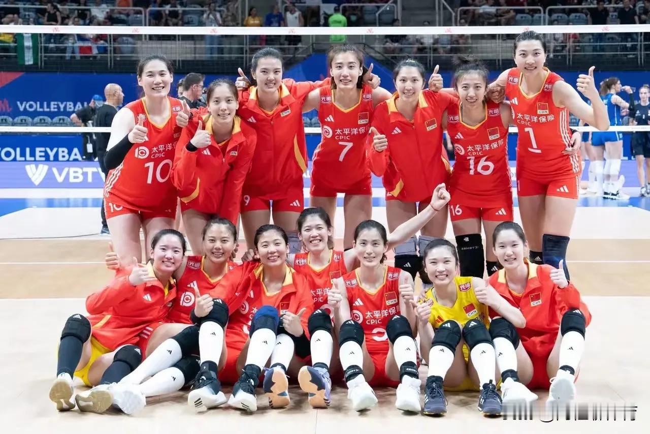[[玫瑰][祈祷]中泰女排第2局：中国队🇨🇳25：17再下一城[玫瑰][祈祷