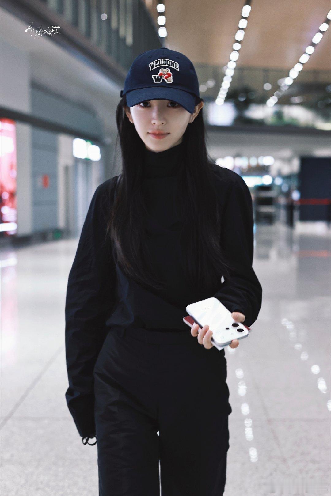 田曦薇怎么洗把脸就来演林知夏了天才女友田曦薇简简单单的造型就适配林知夏，不用浓妆