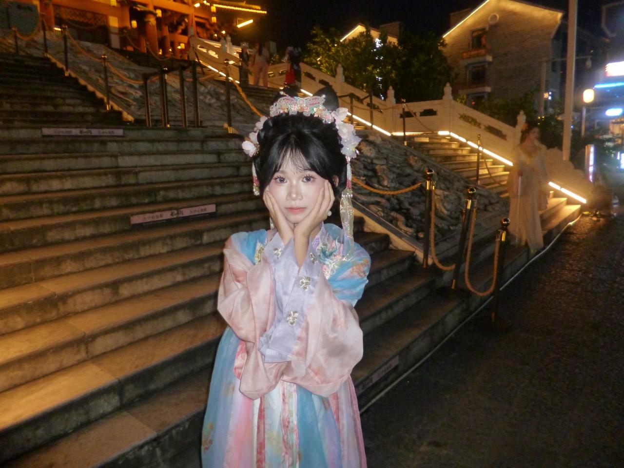 古镇随拍可爱汉服妆造 喜欢古风的女孩 汉服夜景氛围感 古风汉服氛围感