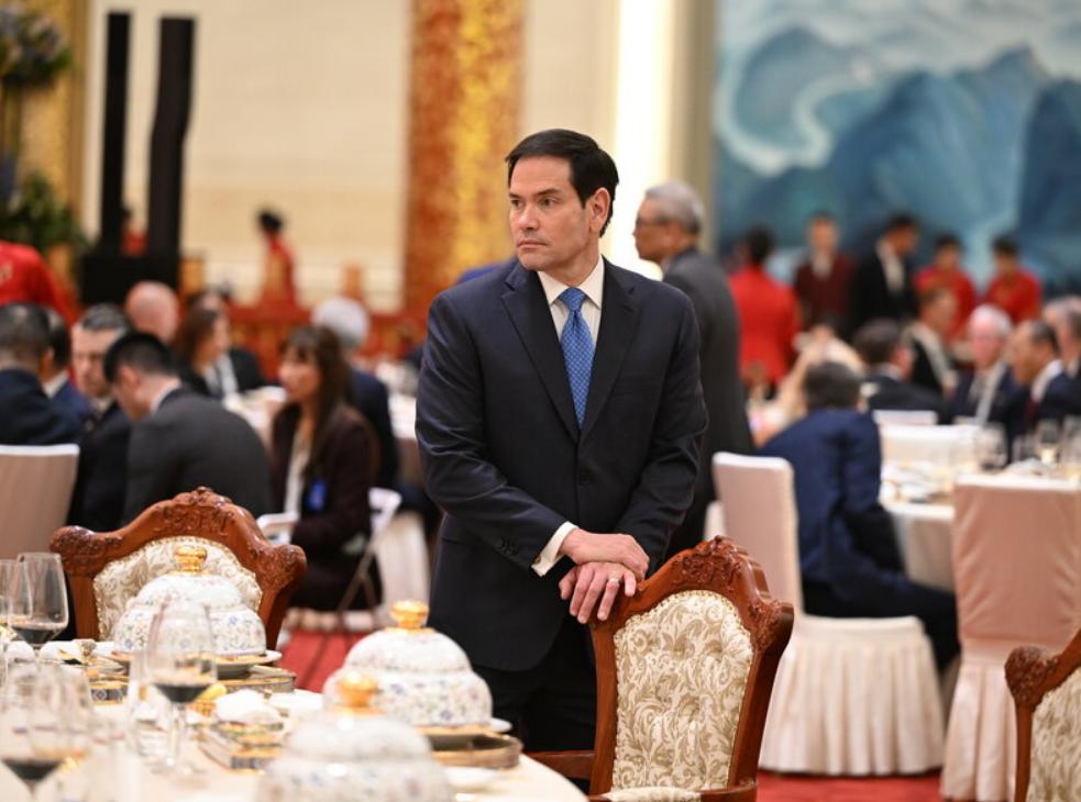 美国参议员鲁比奥在访华期间接受媒体采访时表示，美国在台湾问题上的政策未变，但任何