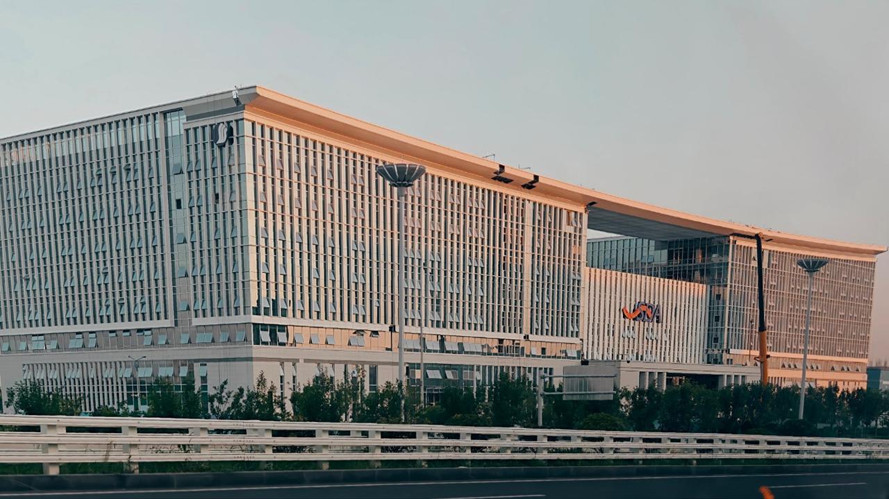 济南机场相关建设，传来新消息！
近日，山航济南机场新总部基地正在进行内装，局部已