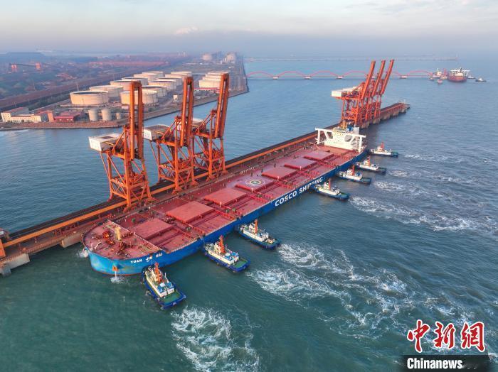 京津冀地区唯一40万吨级世界上大港，为京津冀矿石保障提供便利！[赞][赞][赞]