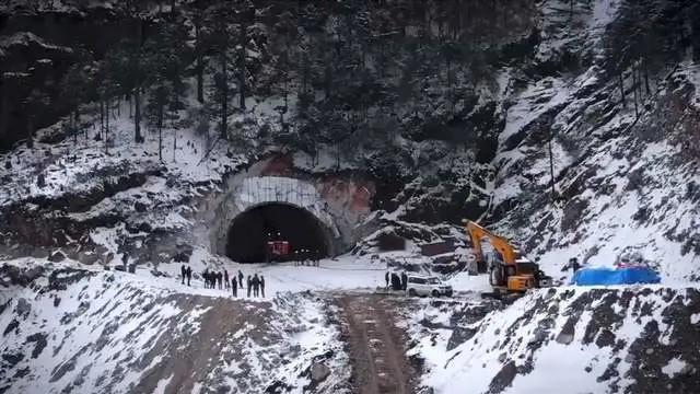 47亿加码边境铁路！印度一边谈边界缓和，一边全力搭建前线军事补给网
 
彭博社8