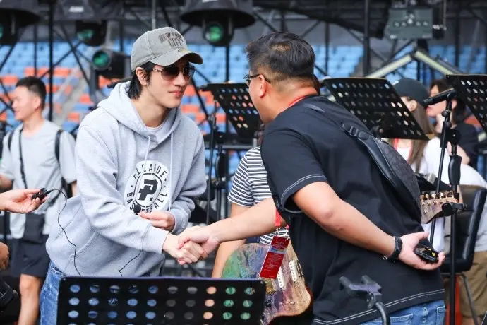 谁家阳光开朗大男孩😃。cr：王力宏工作室