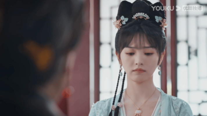 #田曦薇她好宠# 小田的确很宠粉呀，就好像李玉湖一样，永远善解人意，而且也会给大