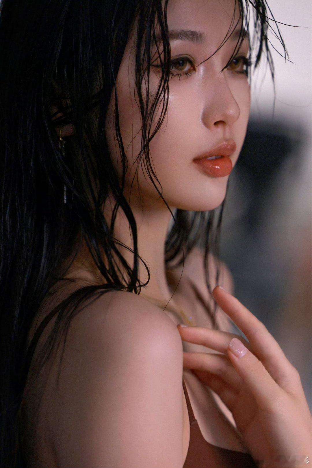 虞书欣湿发诱惑，好欲[鲜花] ​​​
