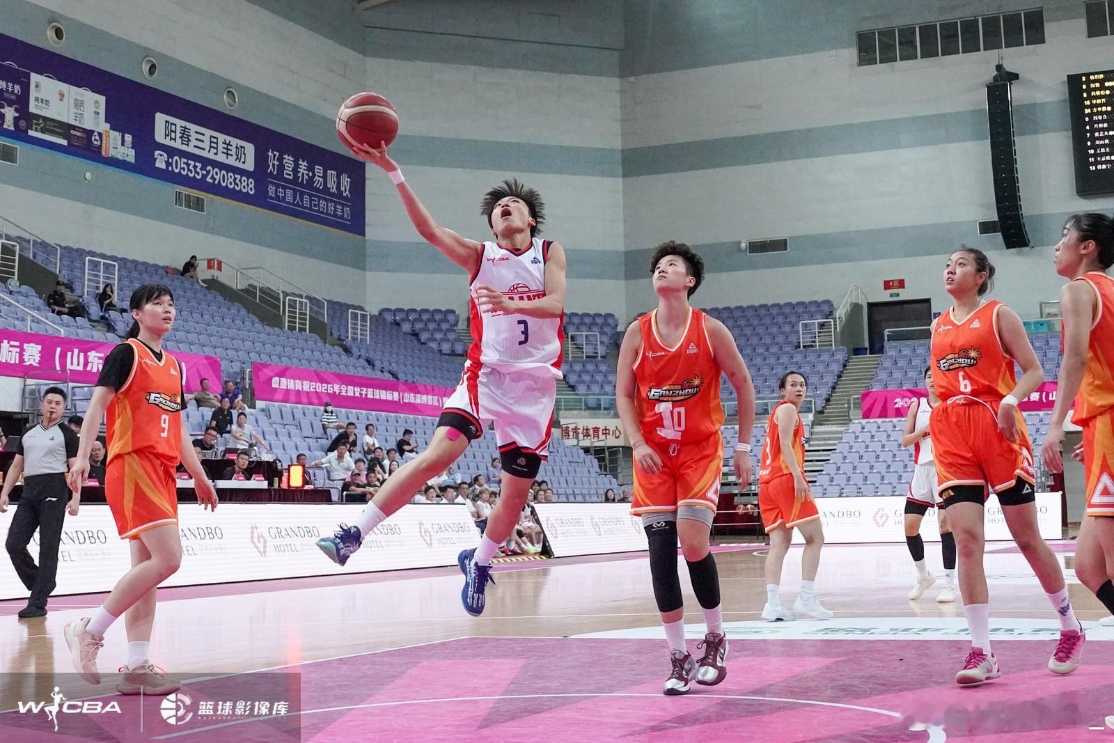 【从倒数第一到大胜46分，江西女篮开启新旅程】上个赛季 WCBA 赛场，江西女篮