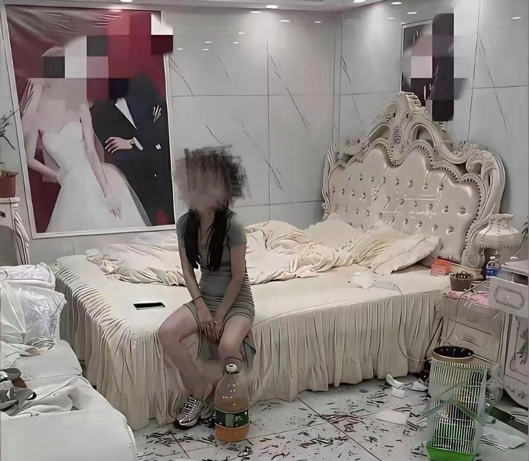 新婚之夜 亲戚们闹完洞房 留下新娘子收拾 习俗都一样吗？ 