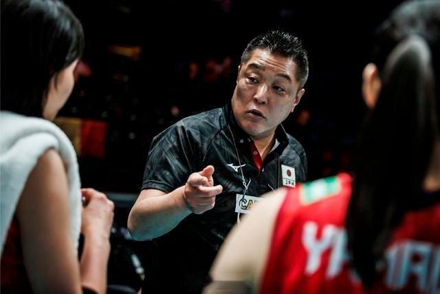 【今球讲】日本女排提前出局了，由此可见，中国女排小组赛两连胜殊为不易，整体、全面