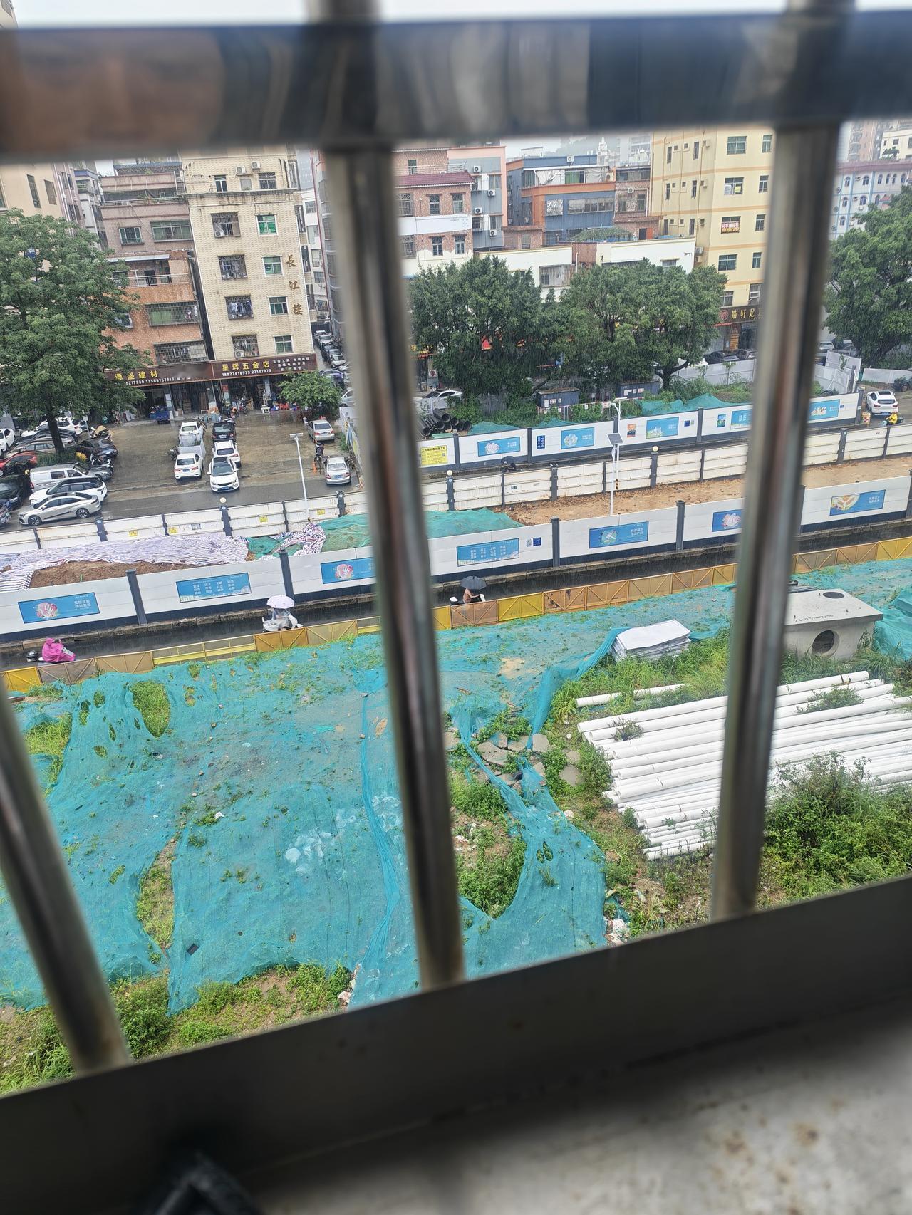 真心话茶局一场大雨困住了出门干活的路，所以说，古时候很多人就会说看天吃饭，像我们