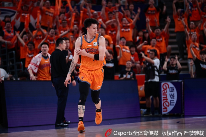 媒体人：张镇麟有三分有飞扣 攻防两端存在感北控锋线有点顶不住