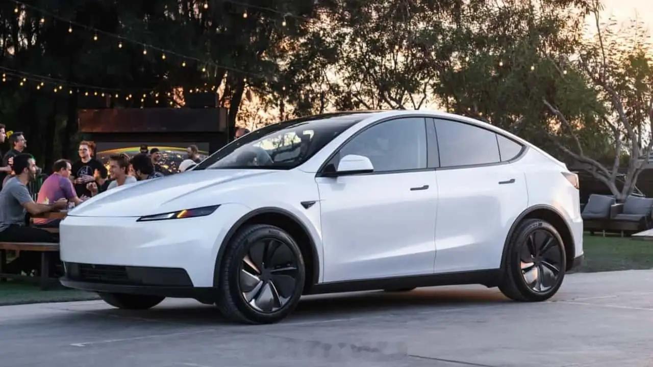 特斯拉正式推出最便宜的Model Y车型：新款Model Y标准版起售价41,6