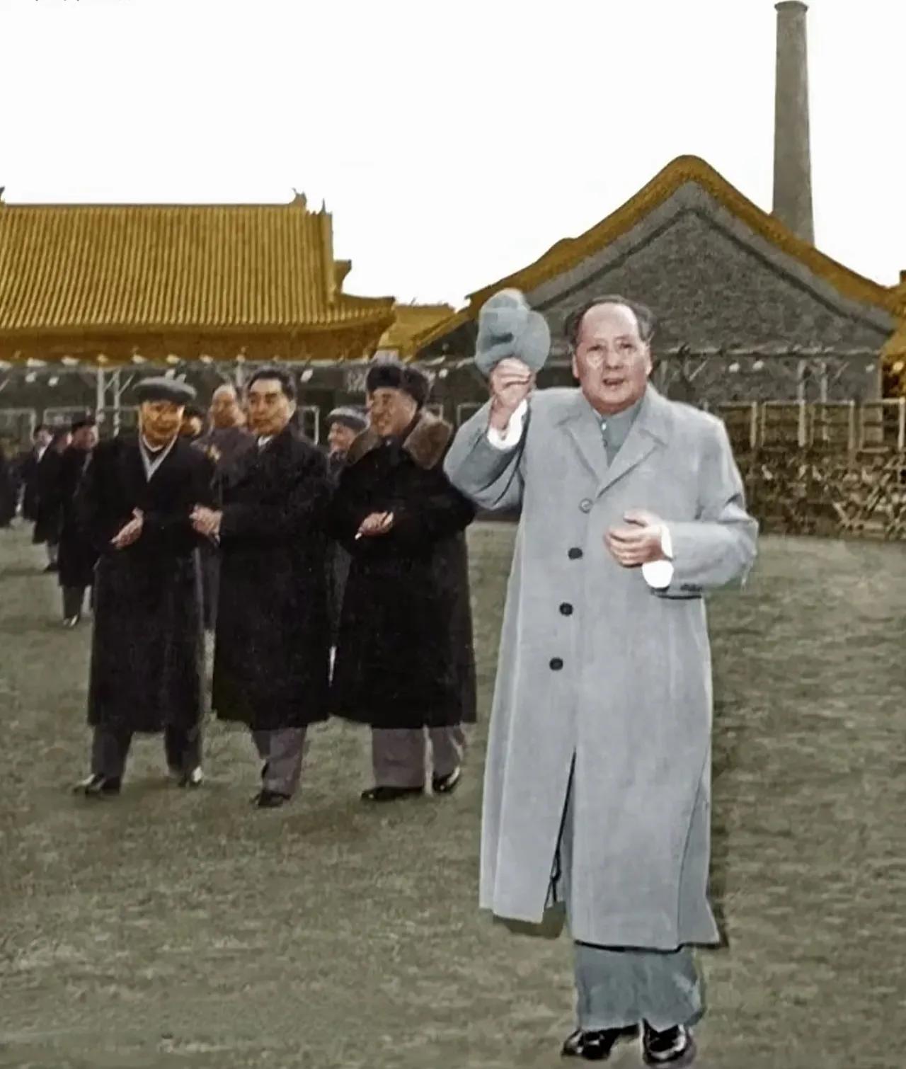 蒋介石真的是因为对手太强才输
 
很多人聊近代史，都有一个误区，总觉得当年落败，