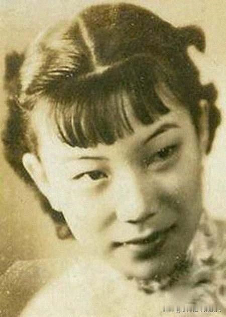 顾兰君（1917年-1989年），原名顾小蝉，上海人，中国电影演员。她出生于江苏