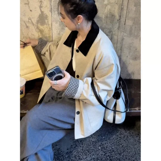 👗中长款格子袖风衣，早秋必备！
