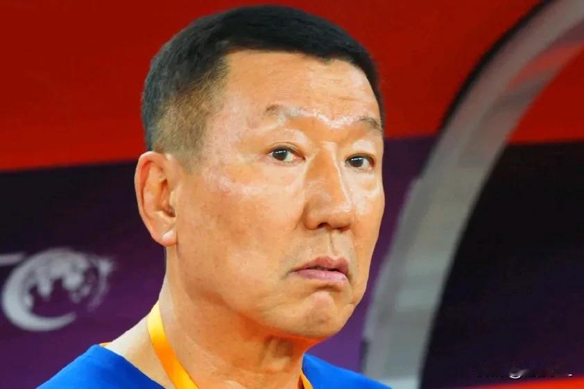 崔康熙如果继续留任泰山队主帅，最起码应该给他定下四点要求:
  1、钱没少花，作