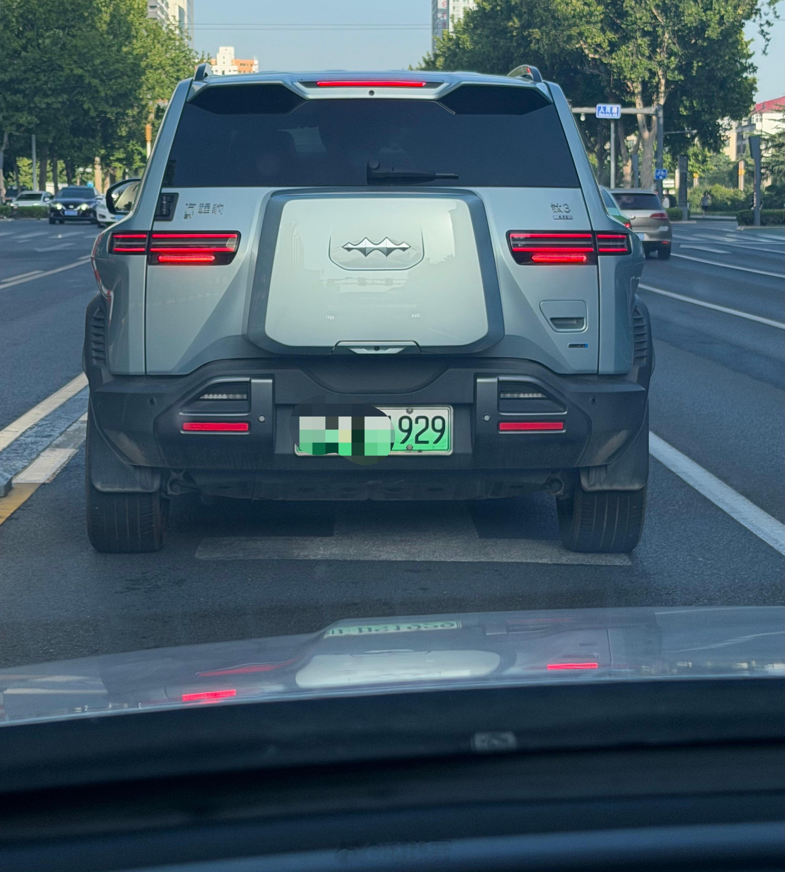 路上看到的方程豹汽车越来越多了，大家都看到过吗？