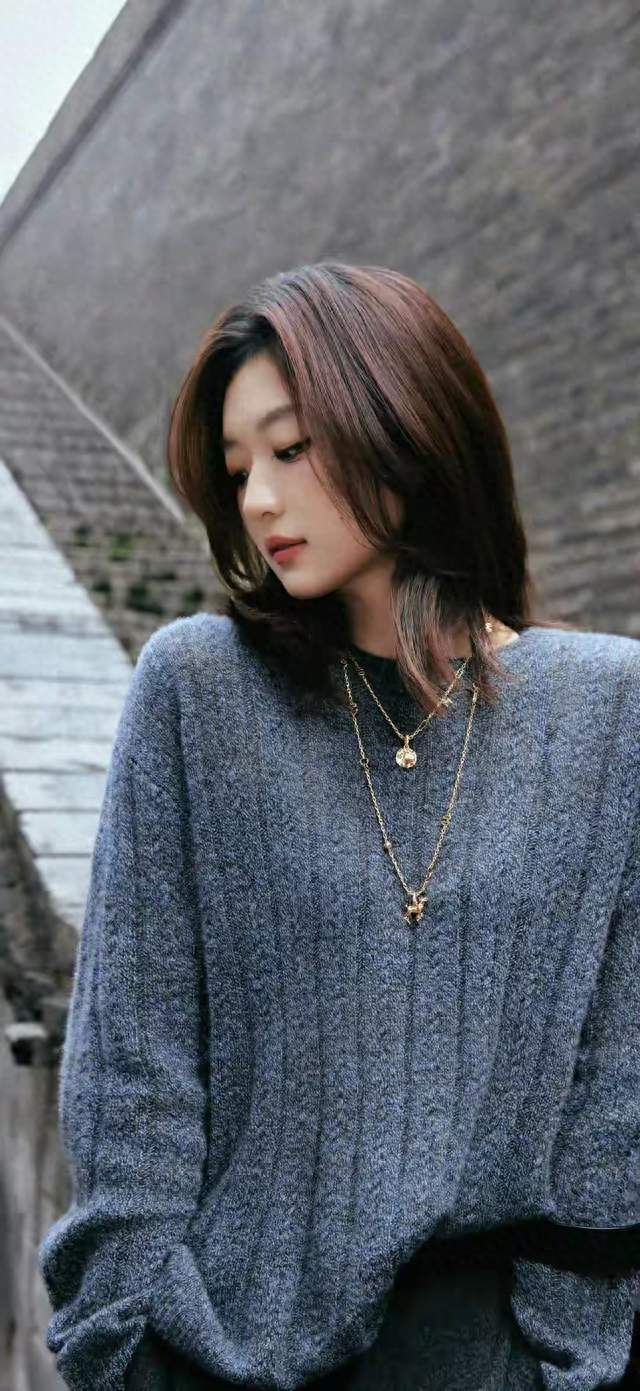 孙千，腿也是非常长的……