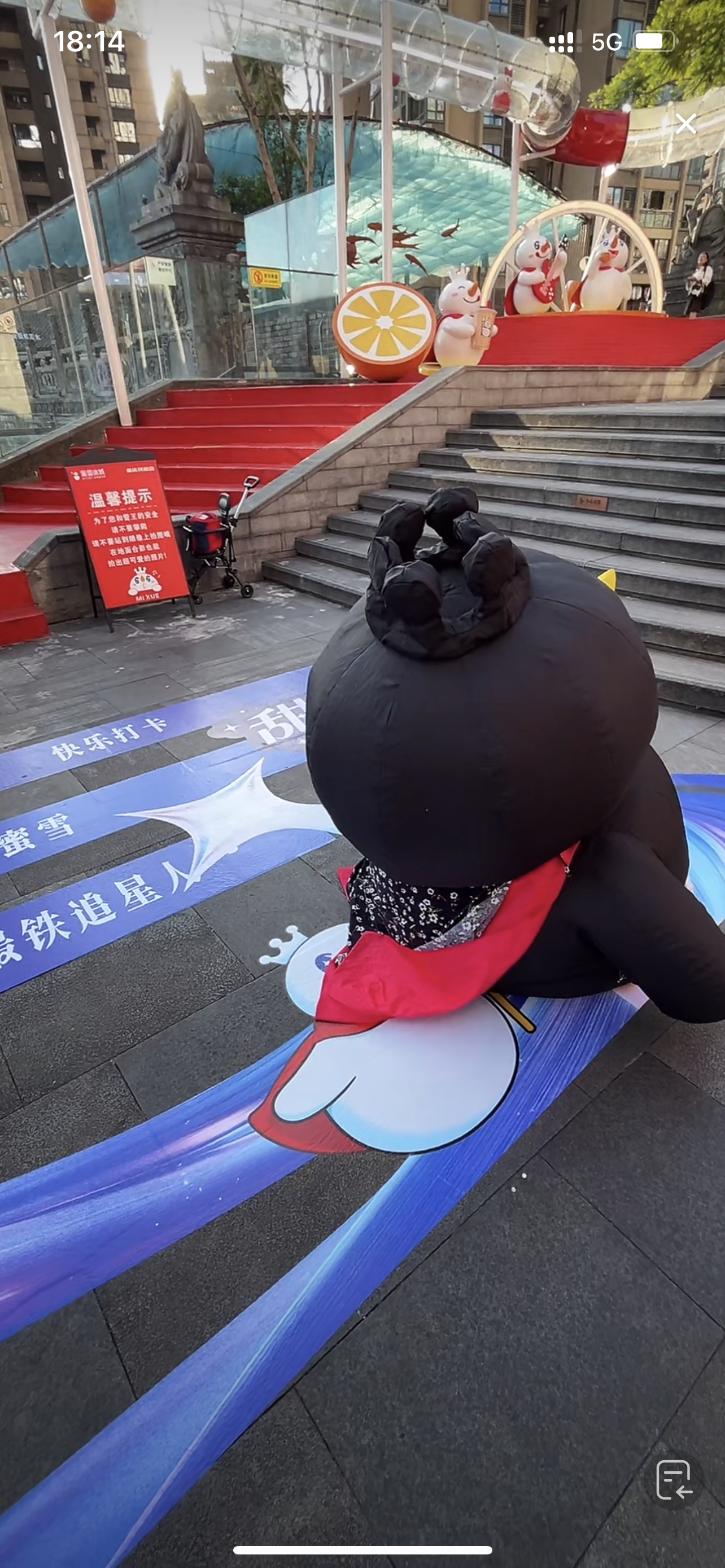 我看这二楼比一楼宽敞多了 